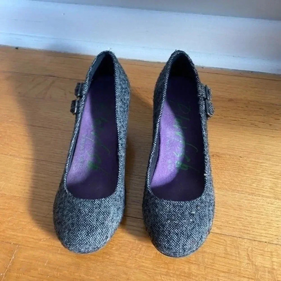 Blowfish Grey Black Tweed Wedges with Buckles - Picture 4 of 16